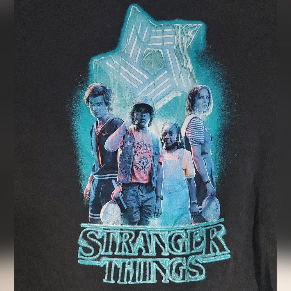 Stranger Things Cropped Tee - Picture 2 of 3
